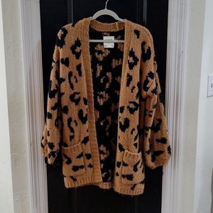 Abercrombie cheetah print heavy cardigan